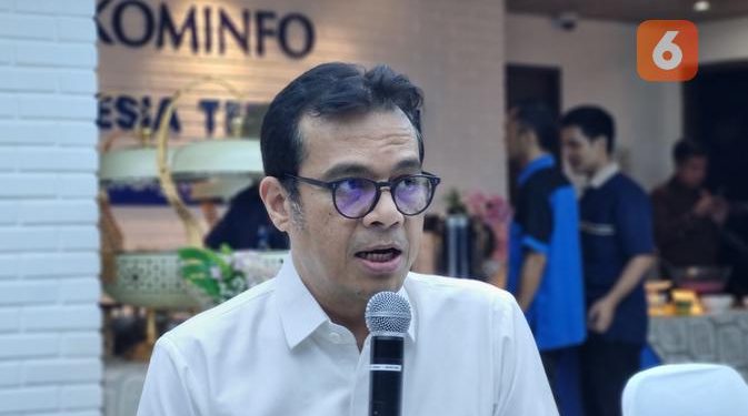 Menolak Dijajah Algoritma, Wamenkomdigi Peringatkan Bahaya Aturan Media Sosial