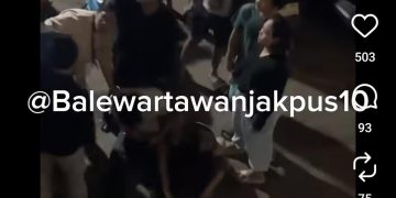 Pemuda Dipukuli Hingga Terjatuh ke Lantai Dasar Pasar Grogol