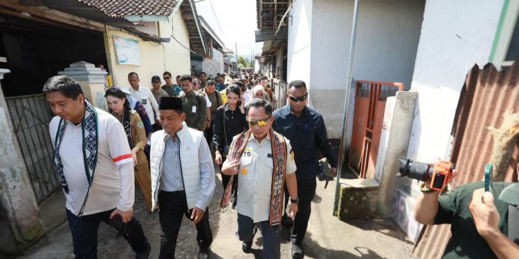 Mendagri dan Menteri PKP Luncurkan Program Bedah Rumah BSPS di Maluku dan Bali-Nusra
