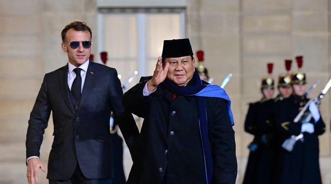 Prabowo Siap Salat Idul Adha di Paris