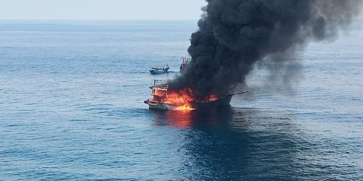 Kecelakaan Kapal di Teluk Sulteng Mengakibatkan 3 ABK Terluka