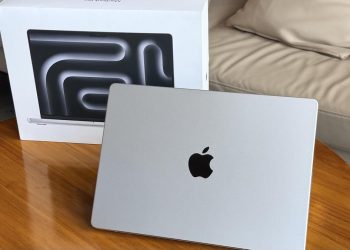 Laptop Layar Sentuh Pertama Apple Mulai Terendus