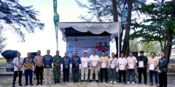 Dinas Lingkungan Hidup Belitung Timur Tanam Ratusan Pohon untuk Cegah Abrasi
