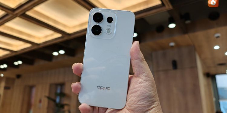 Oppo Reno16 Masuk Indonesia, Andalkan Kamera Selfie 50MP dan AI Kolase Mix sebagai Keunggulan