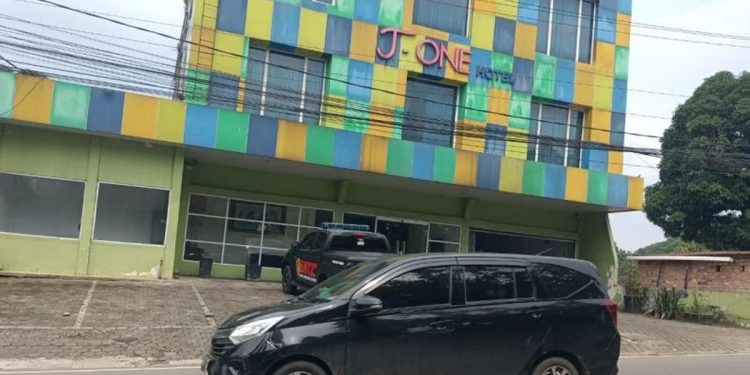 Dua Polisi di Jambi Diserang Pria Misterius Menggunakan Samurai