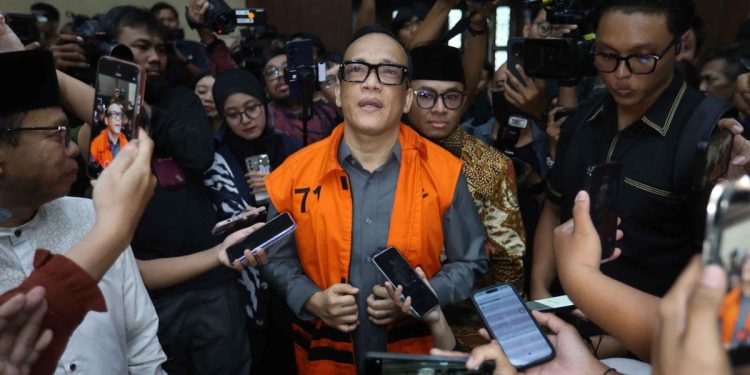 Mantan Wamenaker Immanuel Ebenezer Dijatuhi Hukuman 4,5 Tahun dan Denda Rp 200 Juta