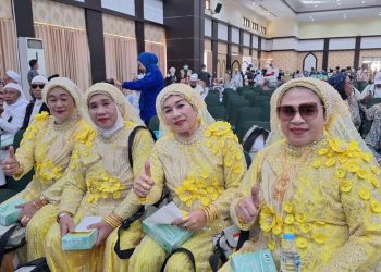 Busana Mewah Jemaah Haji dari Gowa