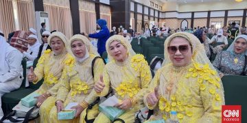 Busana Mewah Jemaah Haji dari Gowa