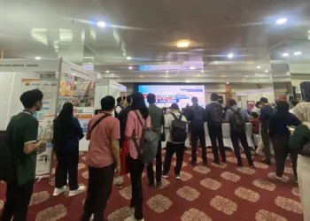 Cerita Ayah Menemani Anak Mencari Pekerjaan