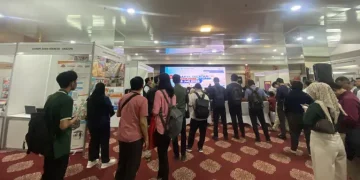 Cerita Ayah Menemani Anak Mencari Pekerjaan