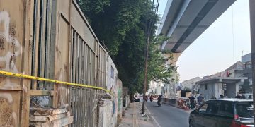 Situasi Terkini Bentrok Warga di Menteng, Motor Terbakar Masih Ada di Lokasi