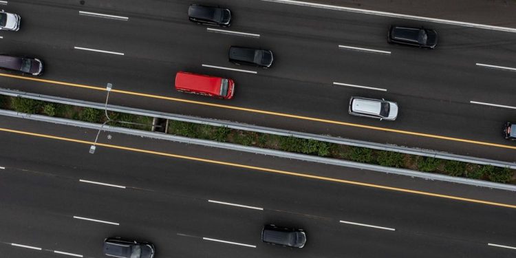 Waspadai Perilaku Pengemudi Lane Hogger di Jalan Tol
