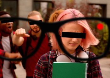 Viral di TikTok, Remaja Lecehkan Siswi Sekolah dengan Kacamata Pintar