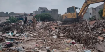Warga Jakarta Dilarang Bakar Sampah secara Sembarangan