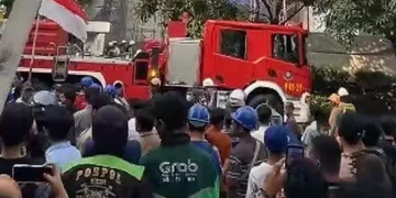 Cerita Saksi Kebakaran di Gedung Cikini yang Menggetarkan Hati