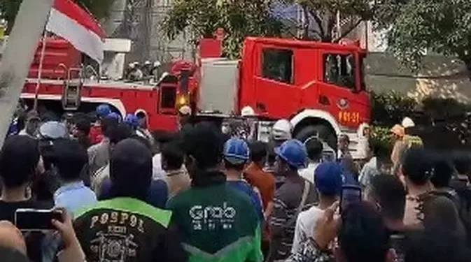 Cerita Saksi Kebakaran di Gedung Cikini yang Menggetarkan Hati