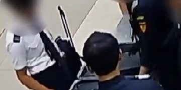 Pilot Malaysia Ditangkap Karena Narkoba dengan Botol Urine Kamuflase