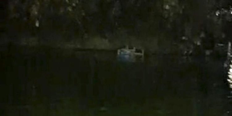 WN Aljazair Berendam di Danau Sunter, Menolak Dievakuasi