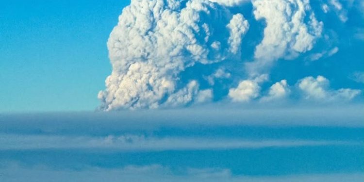 Abu Anak Krakatau Menyebar, Pemda Diminta Distribusi Masker dan Siaga 24 Jam