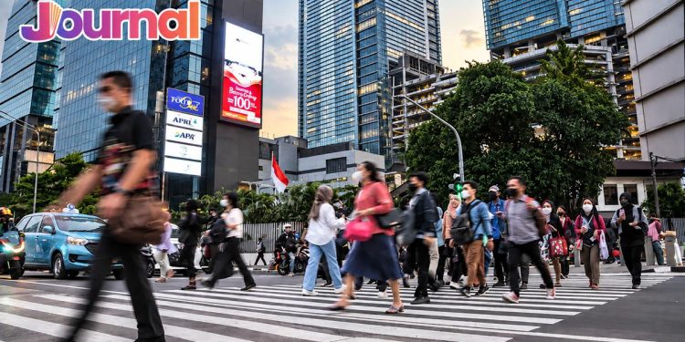 Downgrade, Ketika Masyarakat Mencari Cara untuk Bertahan Hidup