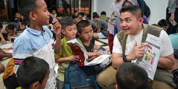 Momen Sidak Sekolah Rakyat di Cikarang oleh Seskab Teddy