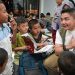Momen Sidak Sekolah Rakyat di Cikarang oleh Seskab Teddy